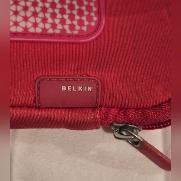 Belkin Pink Neoprene Tablet Sleeve - Protective Carry Case - Picture 7 of 11